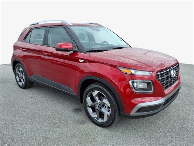 2025 Hyundai Venue SEL Image 2 of 17