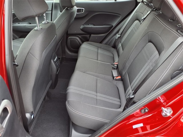 2025 Hyundai Venue SEL Image 7 of 17