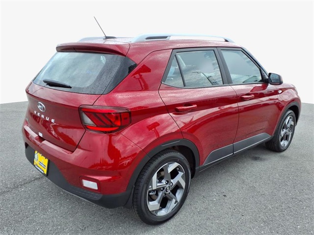 2025 Hyundai Venue SEL Image 3 of 17