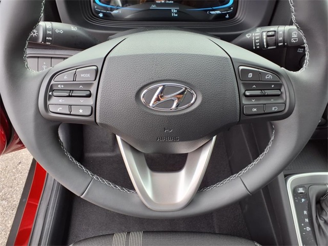 2025 Hyundai Venue SEL Image 9 of 17