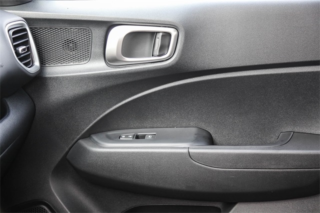 2025 Hyundai Venue SEL Image 22 of 27