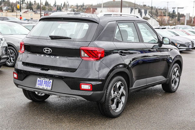 2025 Hyundai Venue SEL Image 5 of 27