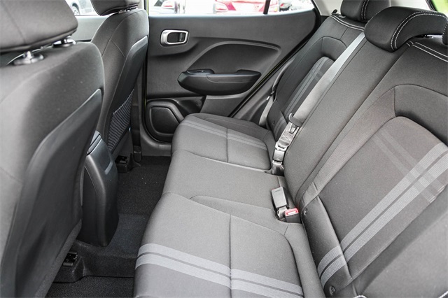 2025 Hyundai Venue SEL Image 15 of 27