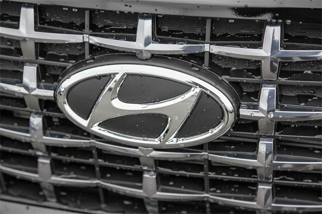 2025 Hyundai Venue SEL Image 26 of 27