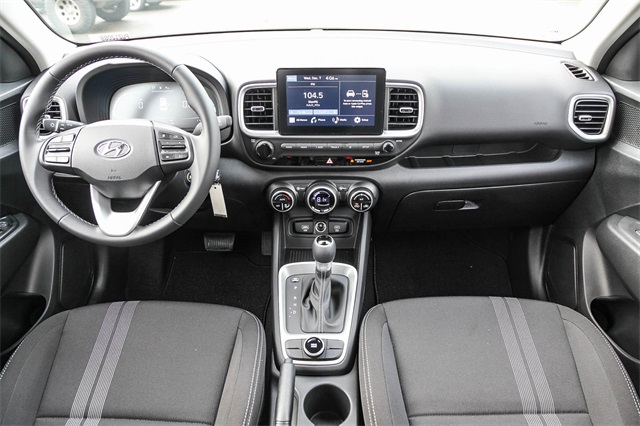 2025 Hyundai Venue SEL Image 17 of 27
