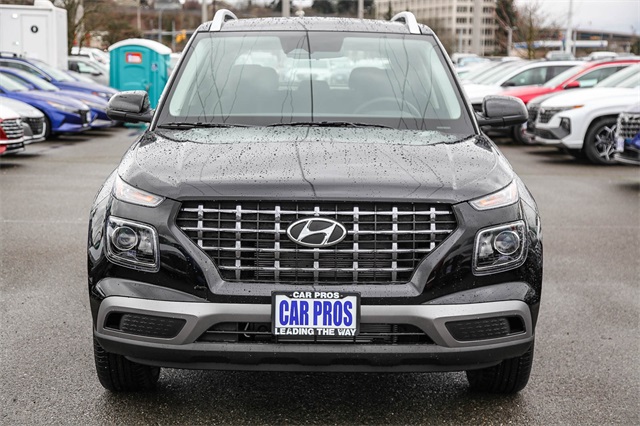 2025 Hyundai Venue SEL Image 2 of 27