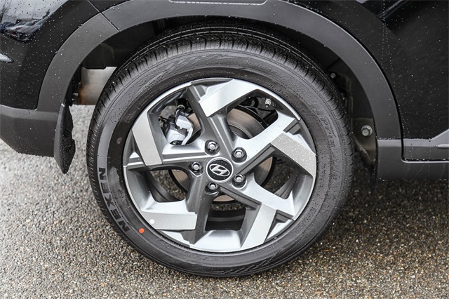 2025 Hyundai Venue SEL Image 10 of 27