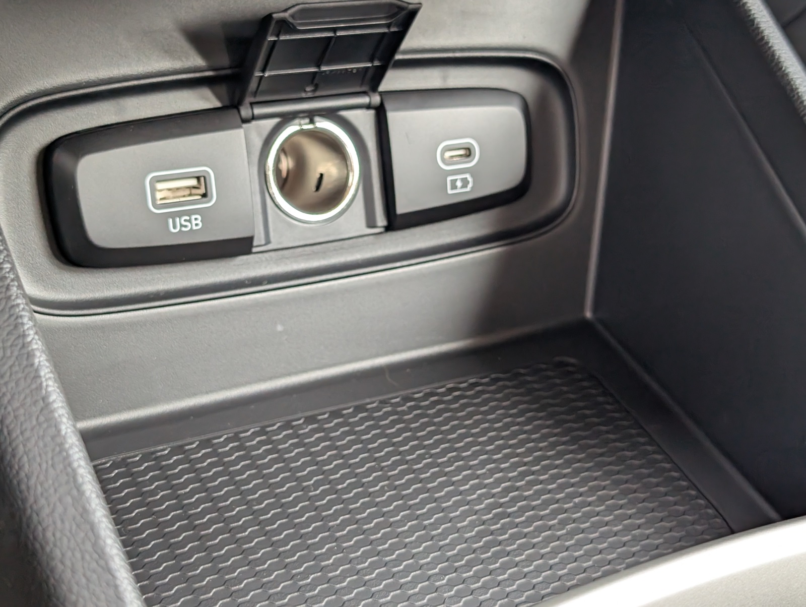 2025 Hyundai Venue SEL Image 19 of 22