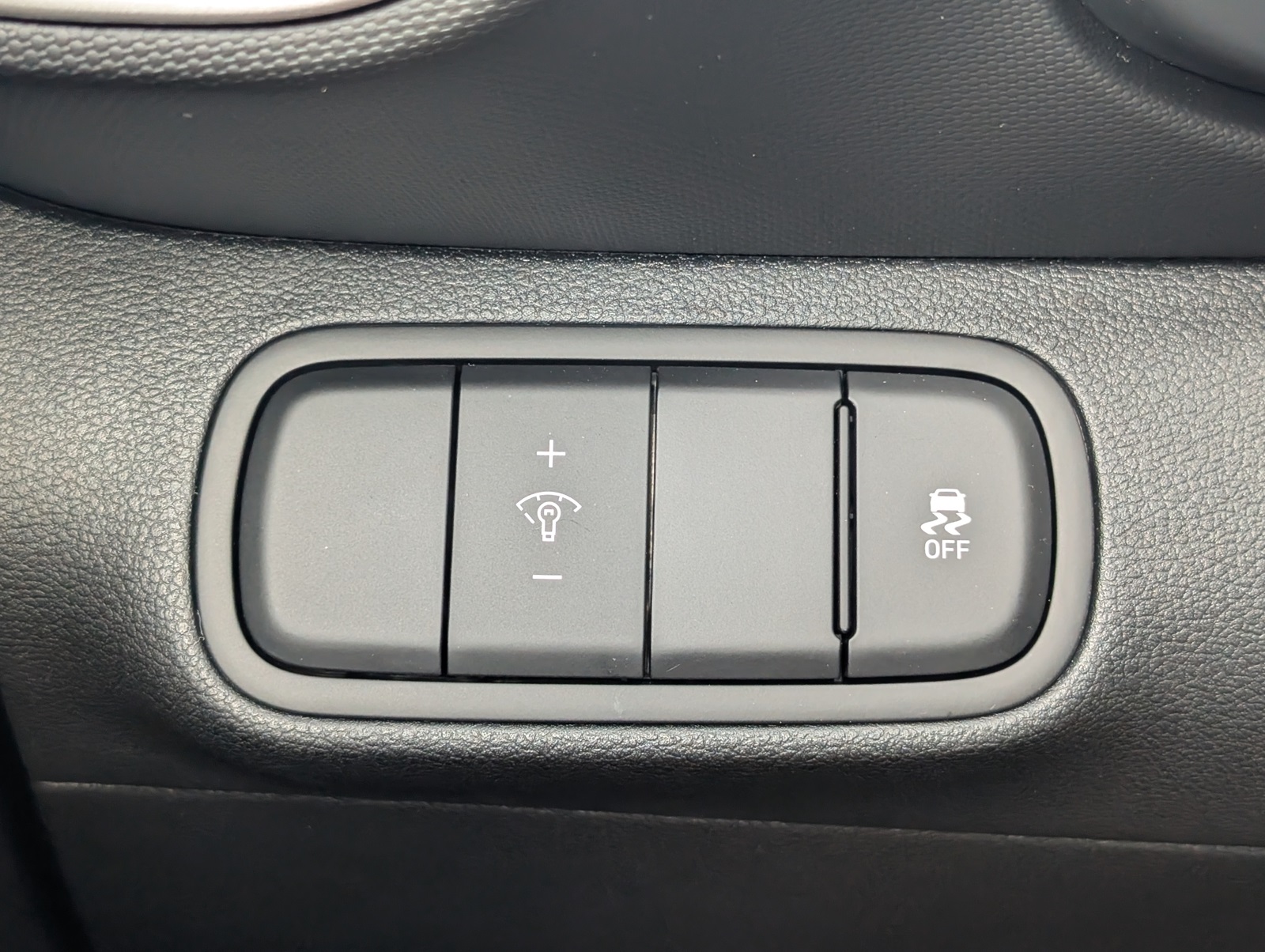 2025 Hyundai Venue SEL Image 15 of 22