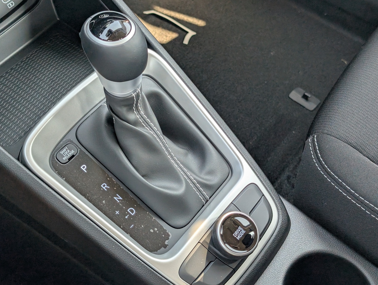 2025 Hyundai Venue SEL Image 14 of 22