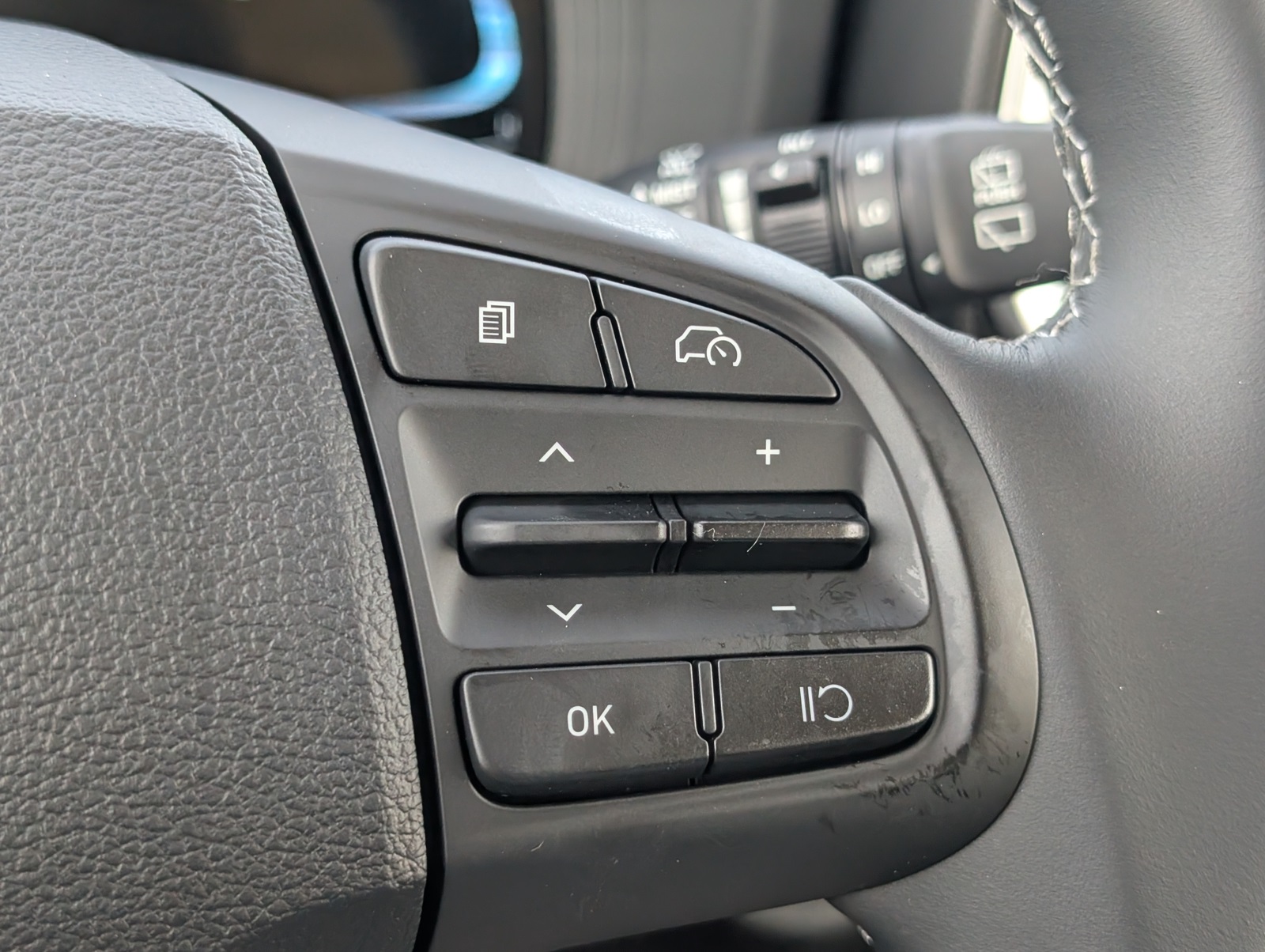 2025 Hyundai Venue SEL Image 17 of 22