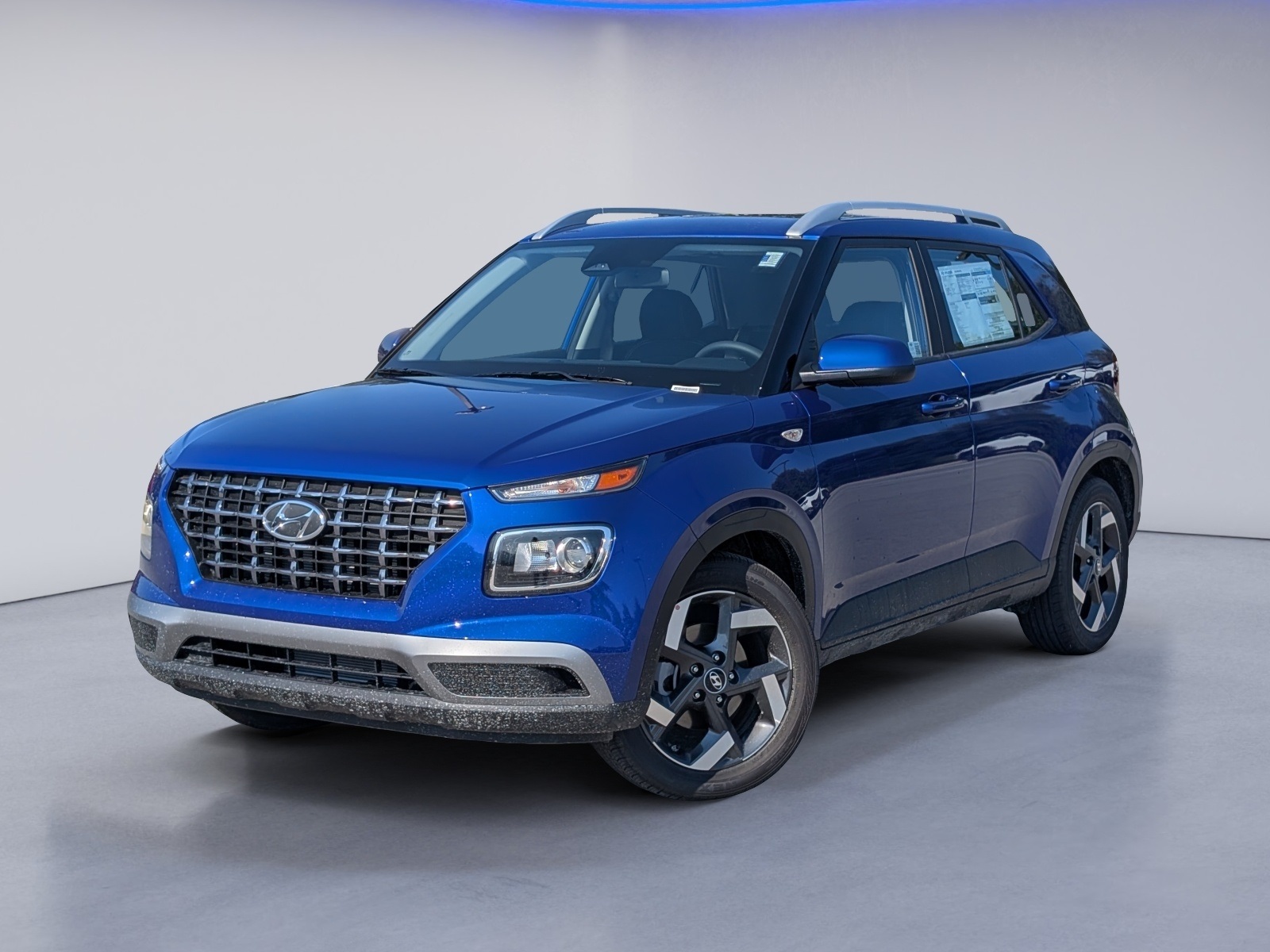 2025 Hyundai Venue SEL Image 2 of 22