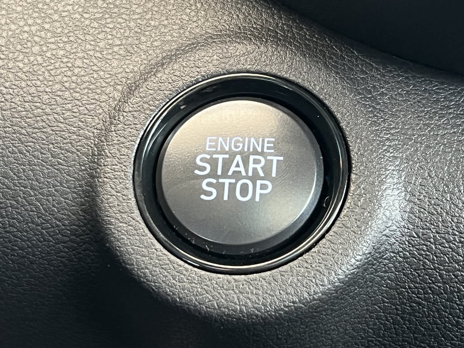 2025 Hyundai Venue SEL Image 30 of 31