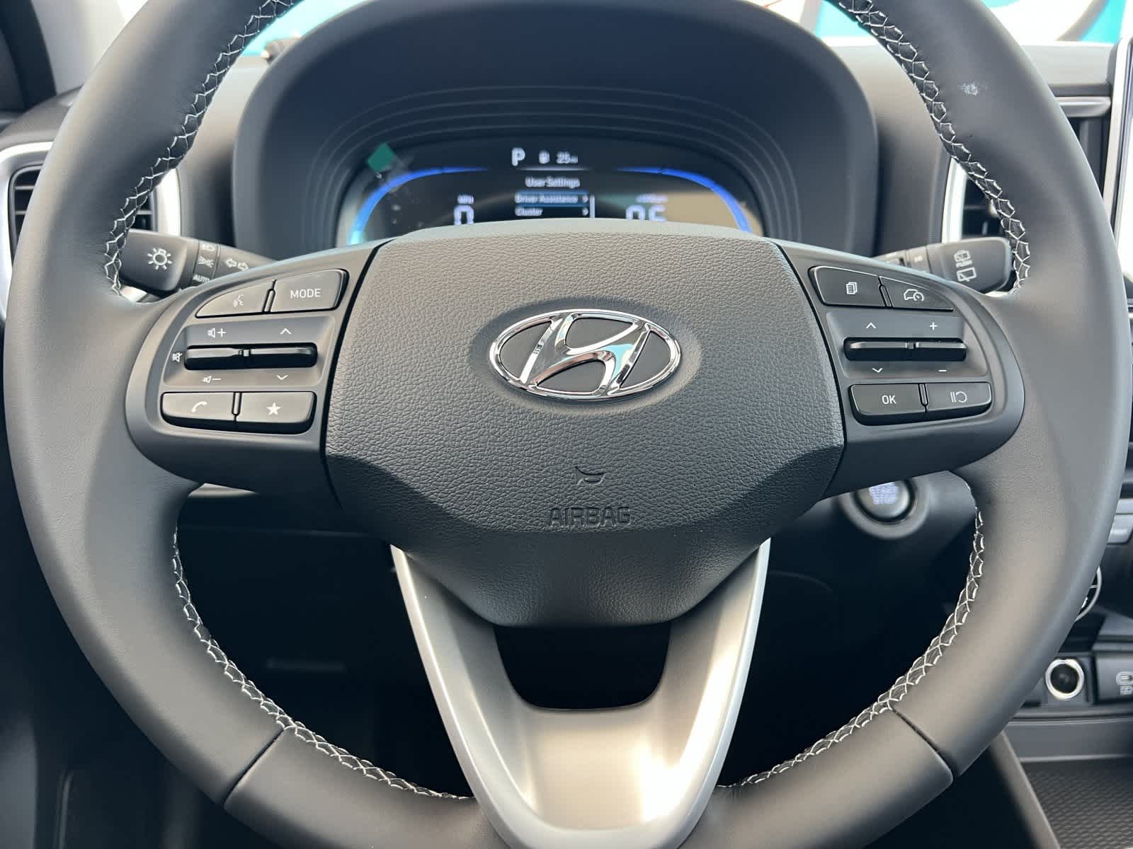 2025 Hyundai Venue SEL Image 14 of 31
