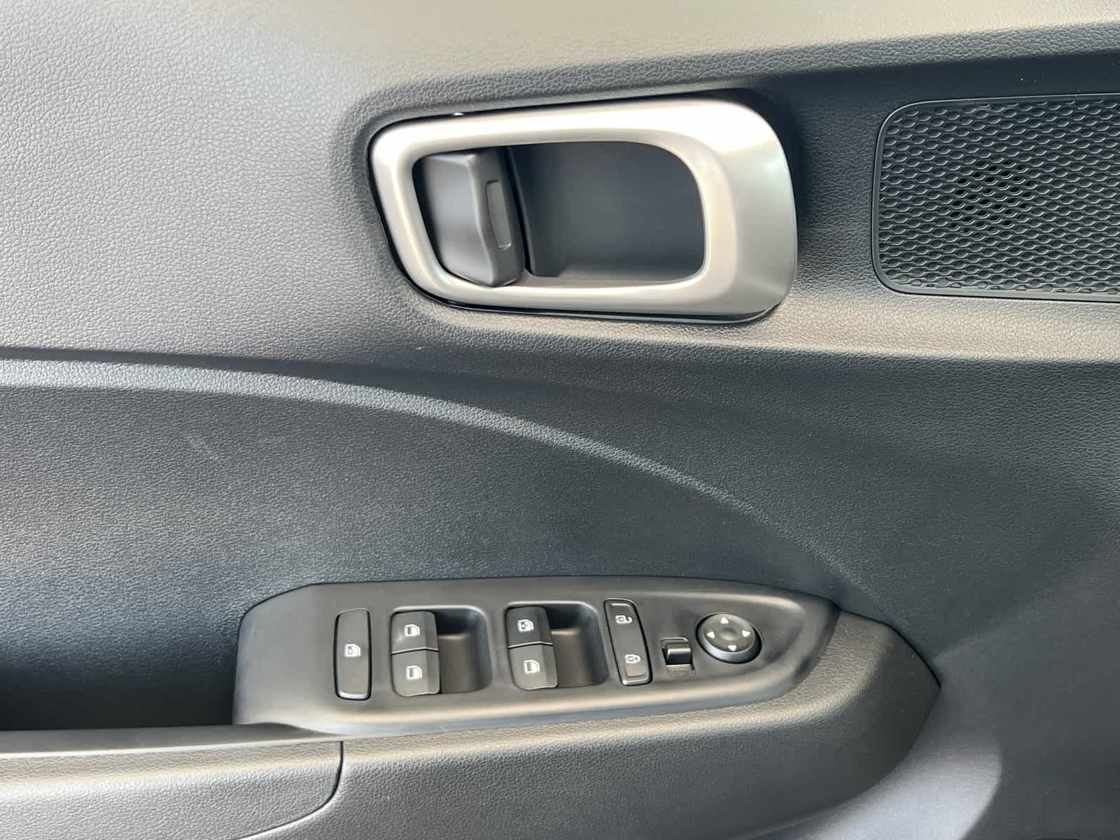 2025 Hyundai Venue SEL Image 29 of 31