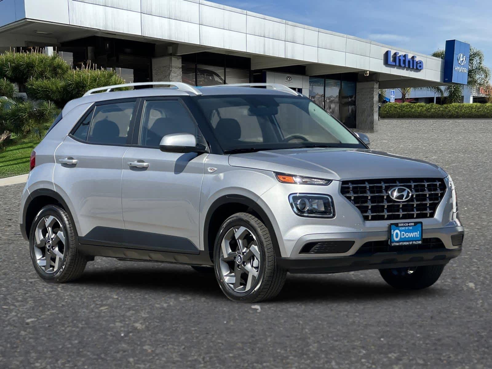 2025 Hyundai Venue SEL Image 3 of 31