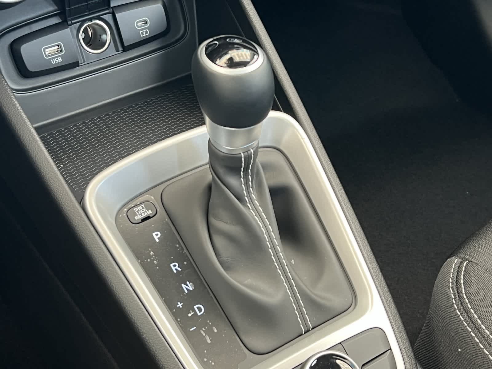 2025 Hyundai Venue SEL Image 17 of 31