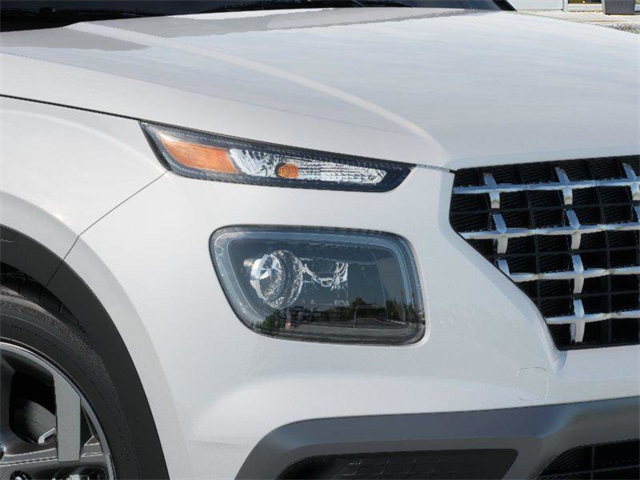 Vehicle image 13 of 17