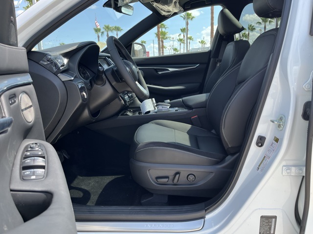 2025 INFINITI QX50 SPORT Image 9 of 24
