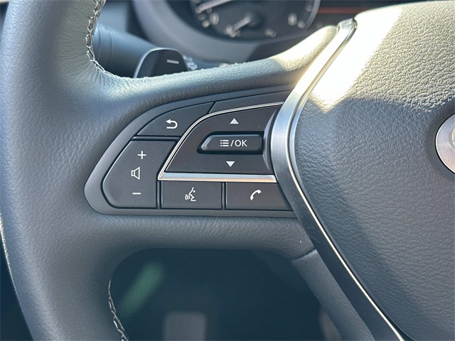 Vehicle image 17 of 18