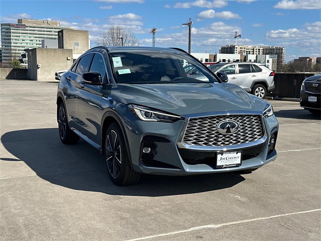 Vehicle image 4 of 18