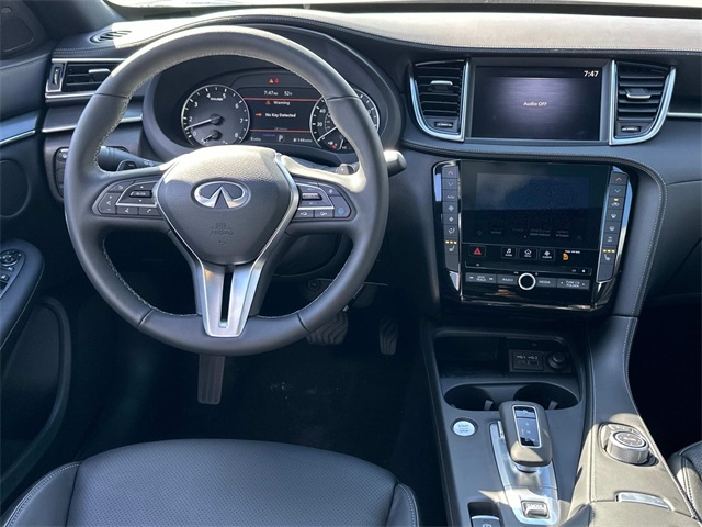 Vehicle image 11 of 18