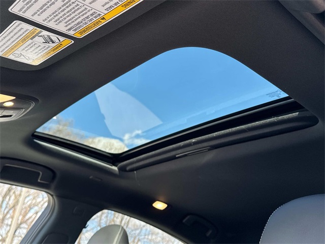 Vehicle image 18 of 18