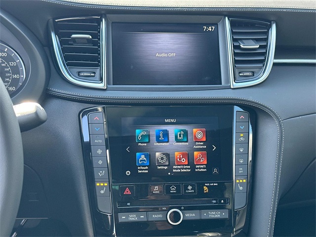 Vehicle image 13 of 18