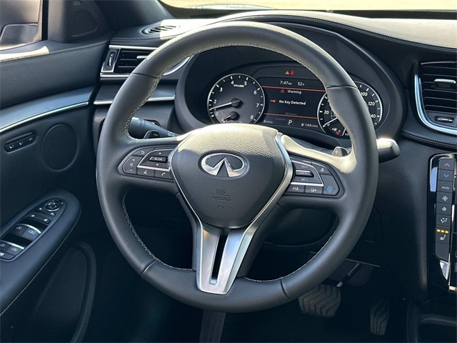 Vehicle image 12 of 18