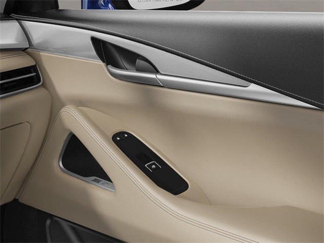 Vehicle image 21 of 22