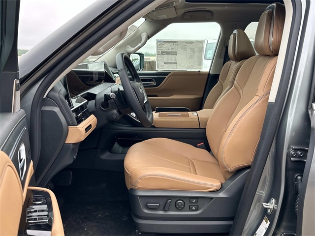 Vehicle image 9 of 18