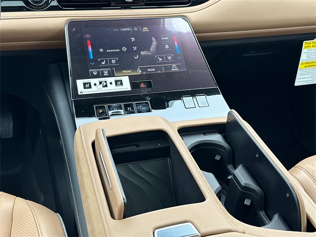 Vehicle image 15 of 18
