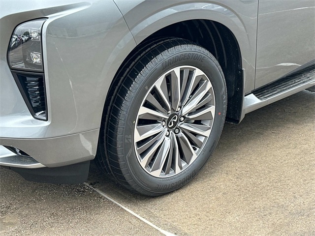 Vehicle image 7 of 18