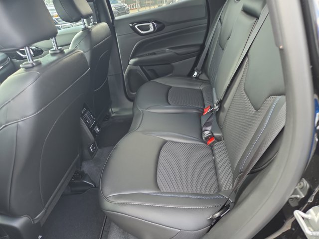 Vehicle image 5 of 12