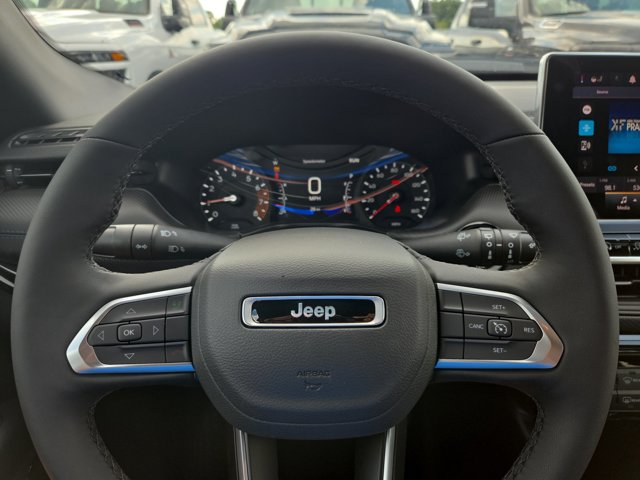 Vehicle image 11 of 12