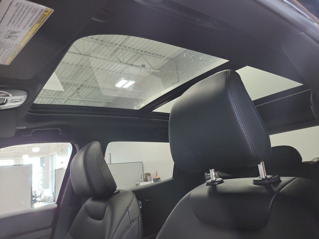 2025 Jeep Compass Latitude Image 15 of 32