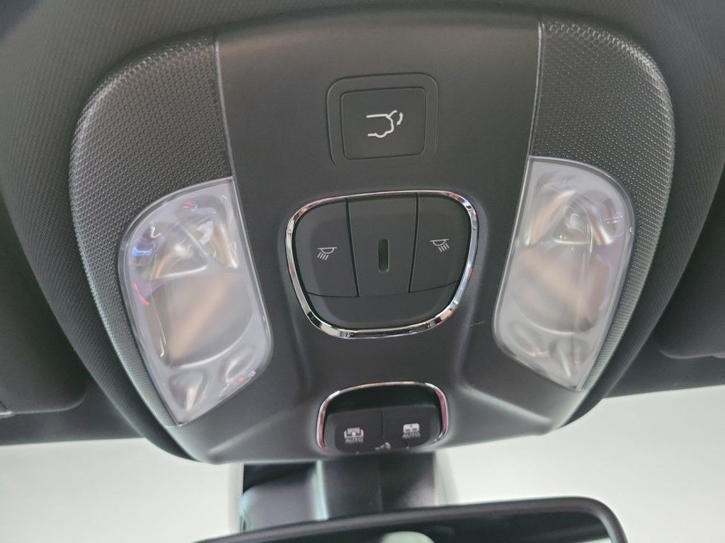 2025 Jeep Compass Latitude Image 27 of 32