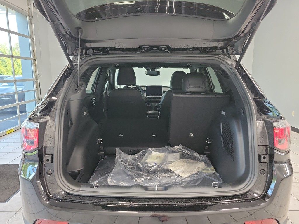 2025 Jeep Compass Latitude Image 11 of 32