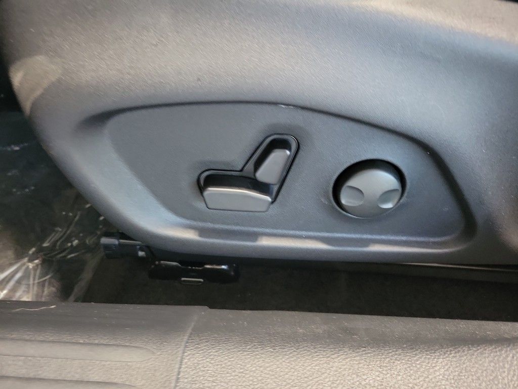 2025 Jeep Compass Latitude Image 32 of 32