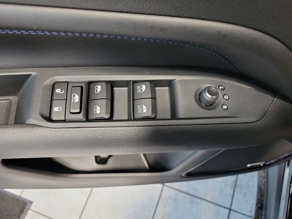 2025 Jeep Compass Latitude Image 28 of 32