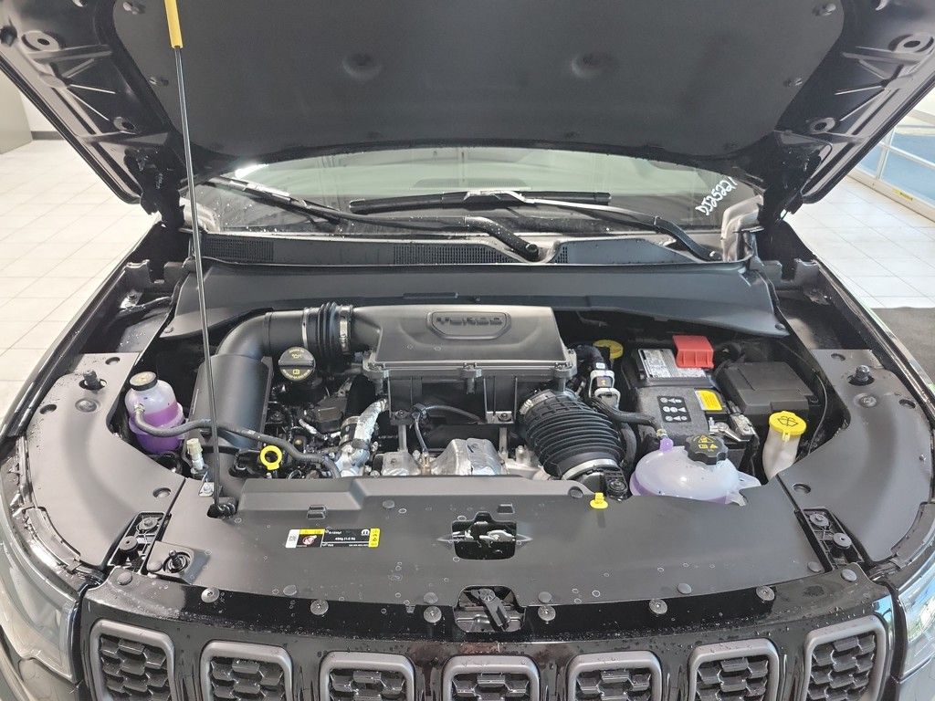 2025 Jeep Compass Latitude Image 7 of 32