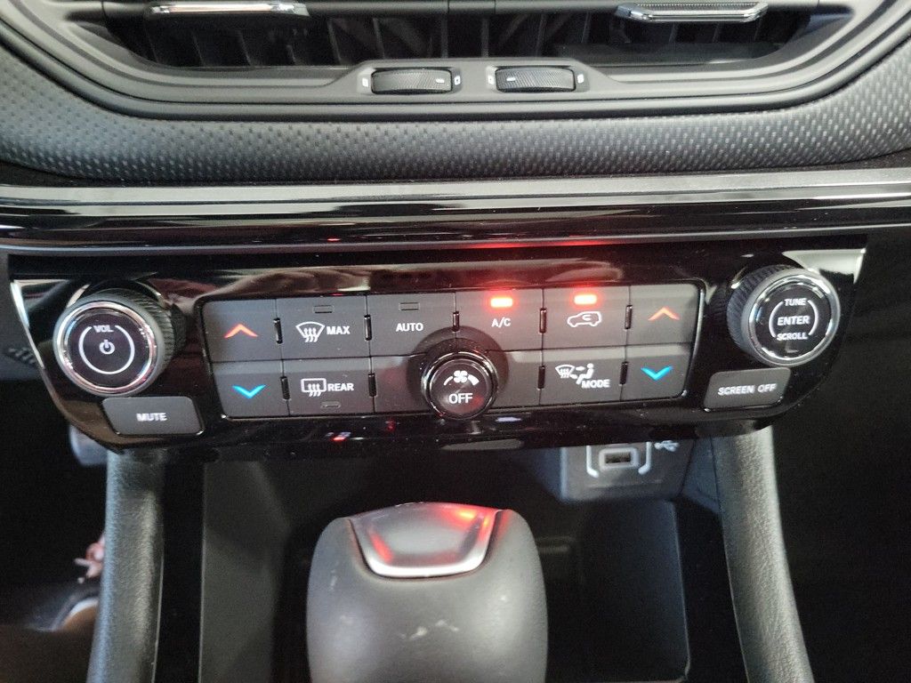 2025 Jeep Compass Latitude Image 30 of 32