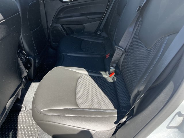Vehicle image 5 of 12