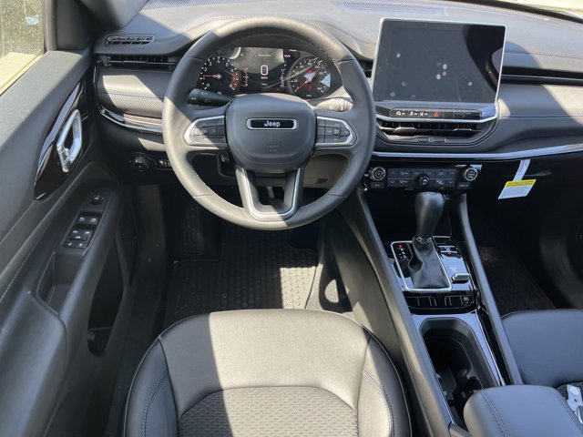 Vehicle image 6 of 12
