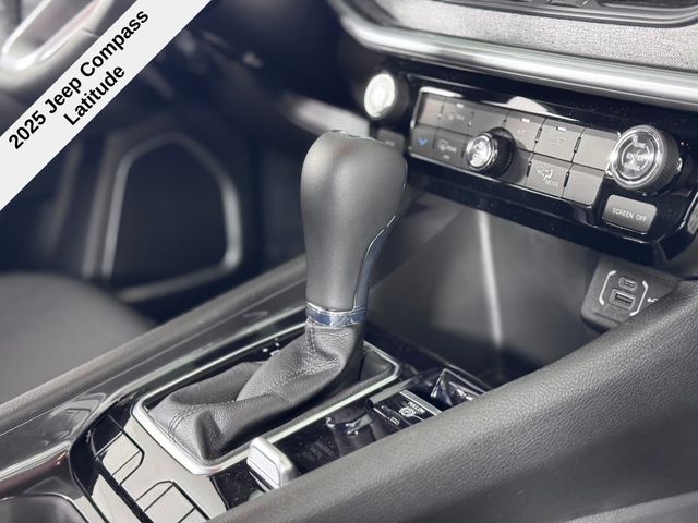 Vehicle image 22 of 40