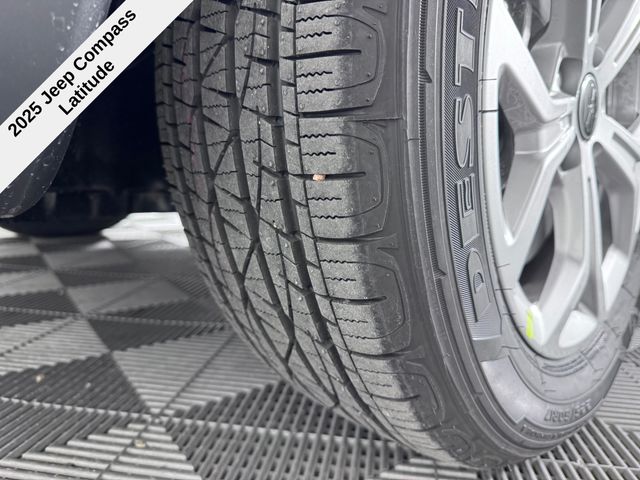 Vehicle image 10 of 40