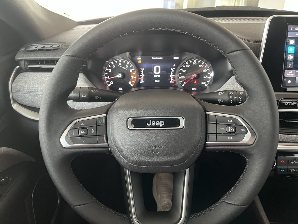 Vehicle image 12 of 44