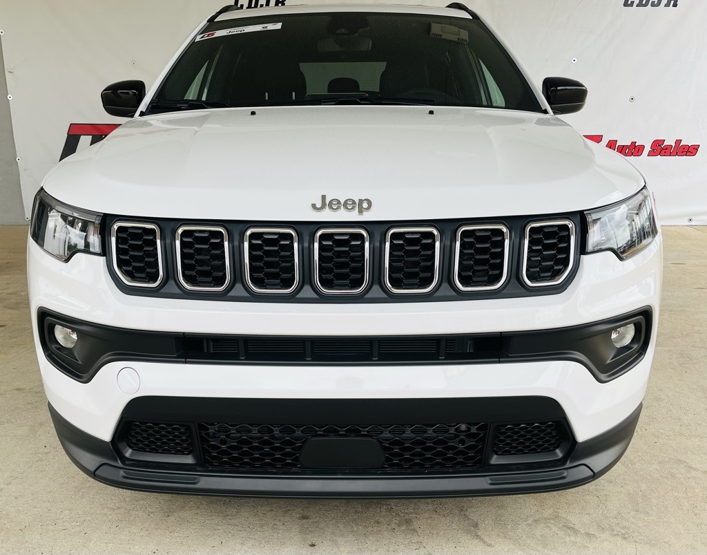 Vehicle image 4 of 44
