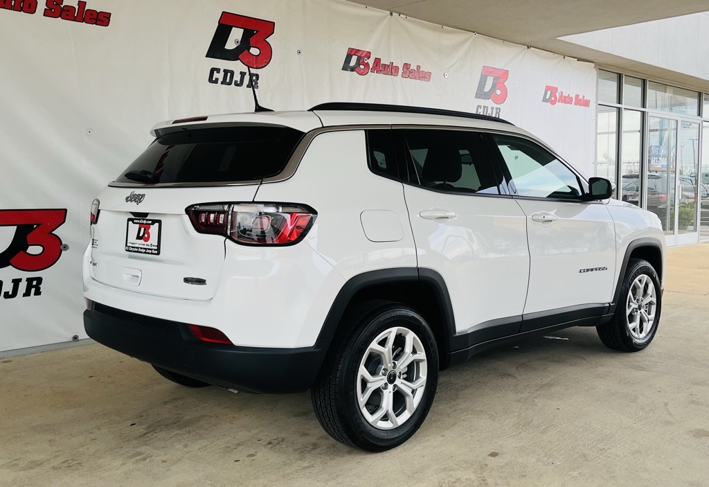 Vehicle image 7 of 44