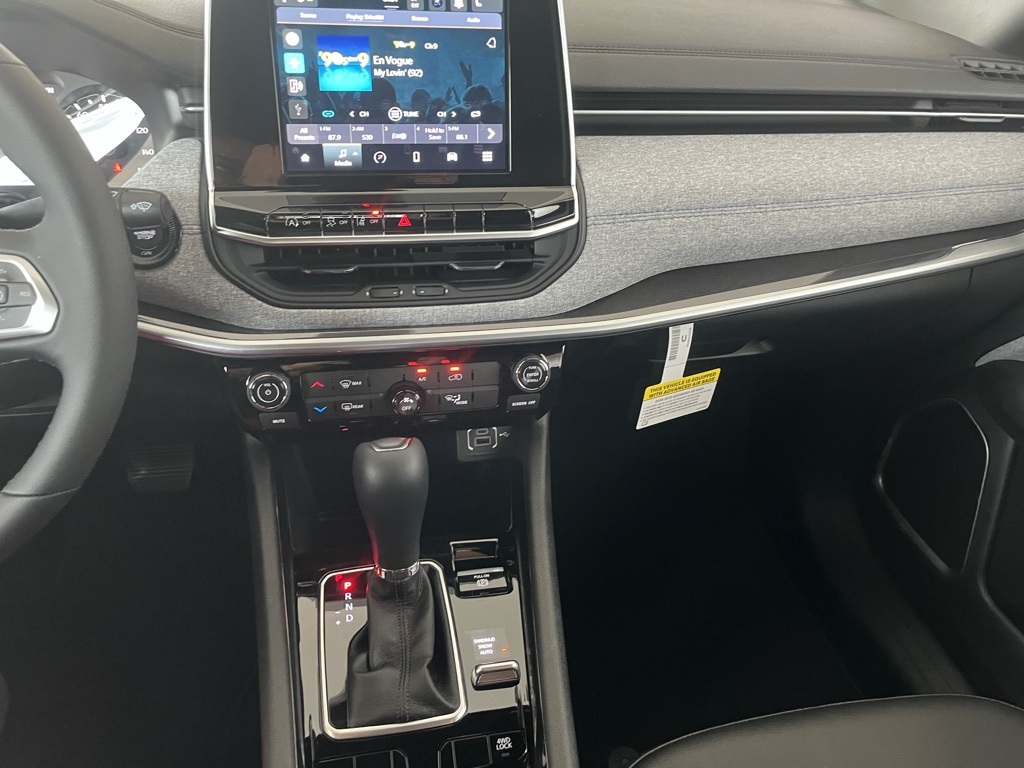 Vehicle image 15 of 44
